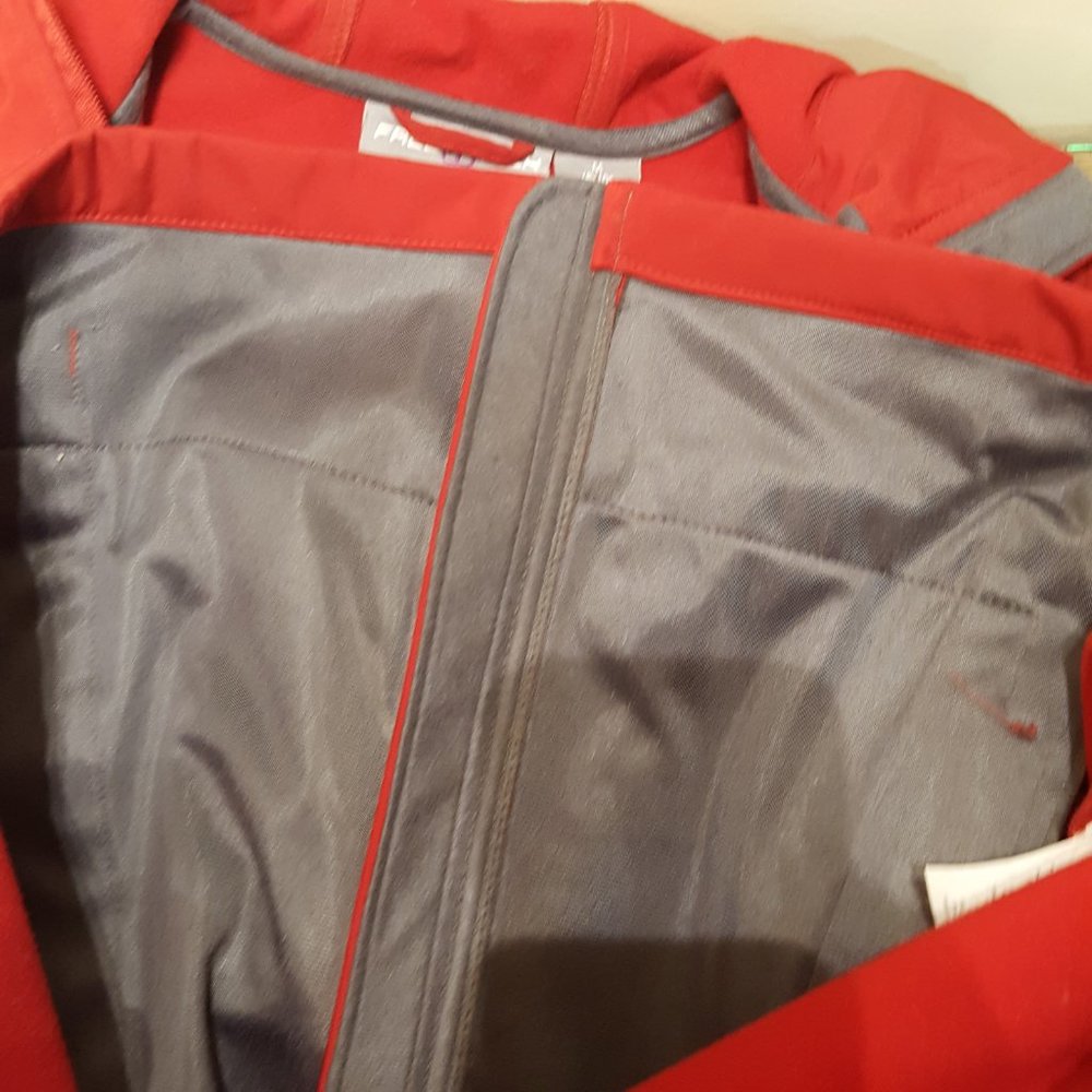 Free Tech Jacket Lined Hooded Red Size Medium 8-10 - Picture 10 of 13